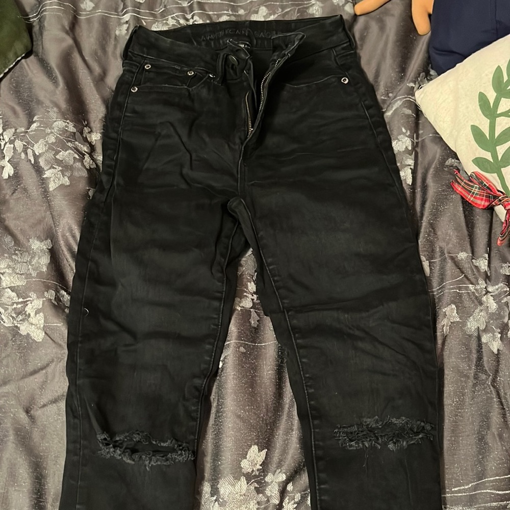 American Eagle women’s size 2 black skinny jeans